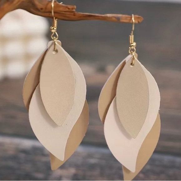 Unique 3-layer Leaf Design Retro Dangle Faux Leather Earrings - Picture 1 of 5